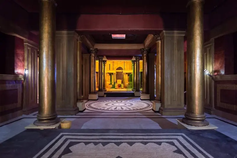 Salle à colonnes du Musée du cinéma