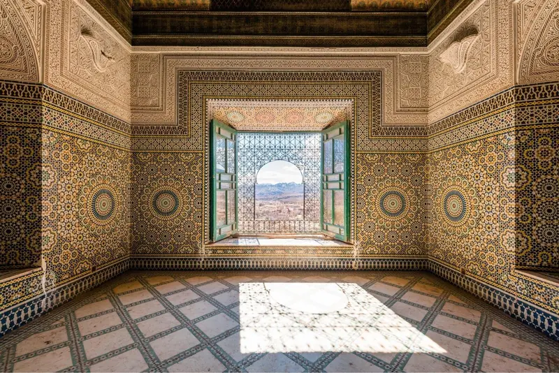 Zelliges et cèdre sculpté dans la kasbah des Glaoui à Telouet